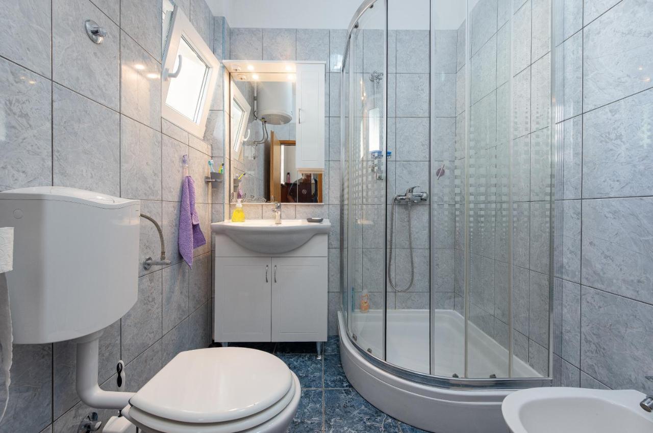 Apartmani Mila Gornji Karin Exterior foto