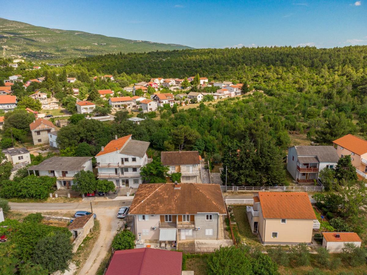 Apartmani Mila Gornji Karin Exterior foto