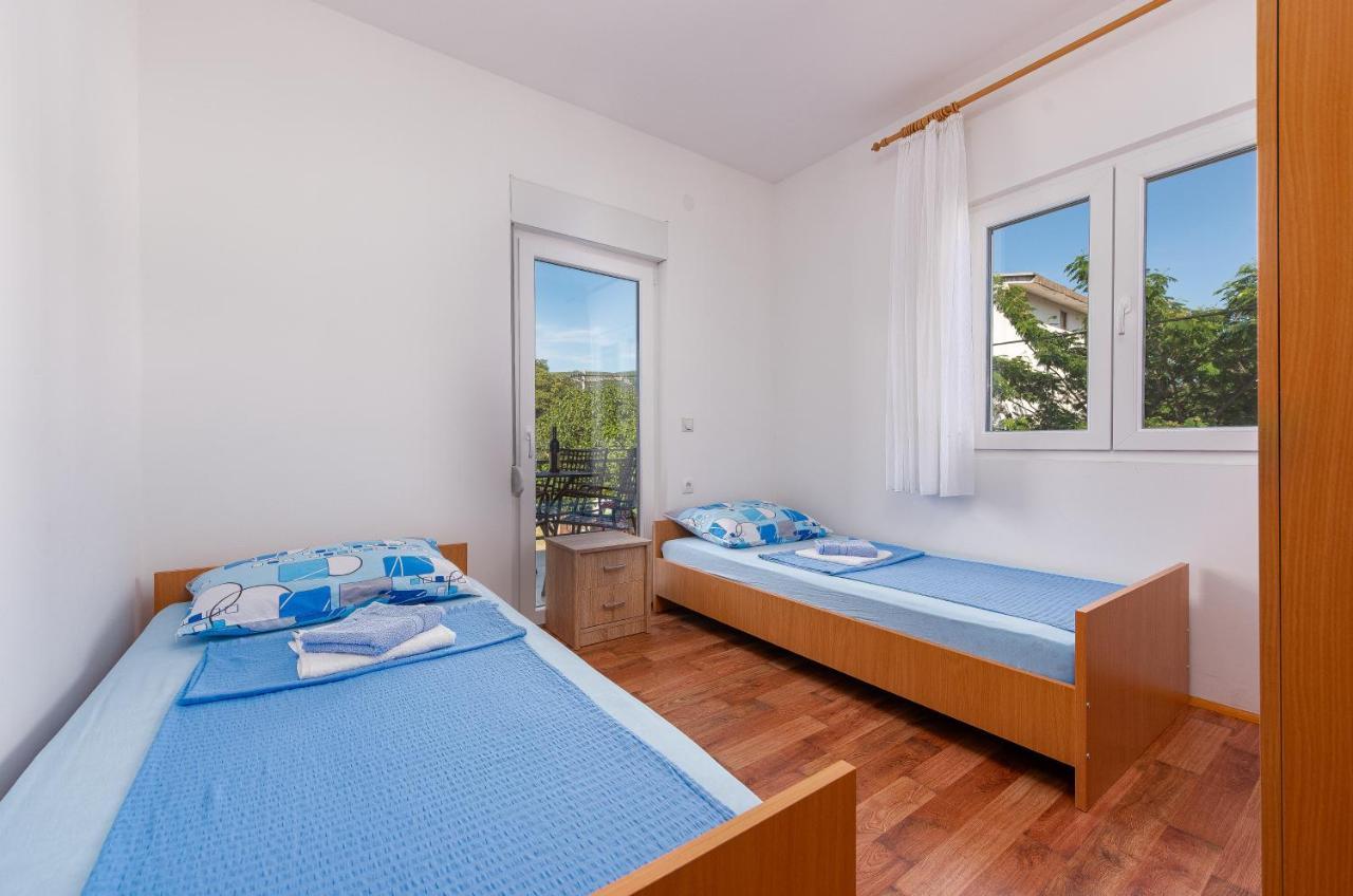 Apartmani Mila Gornji Karin Exterior foto