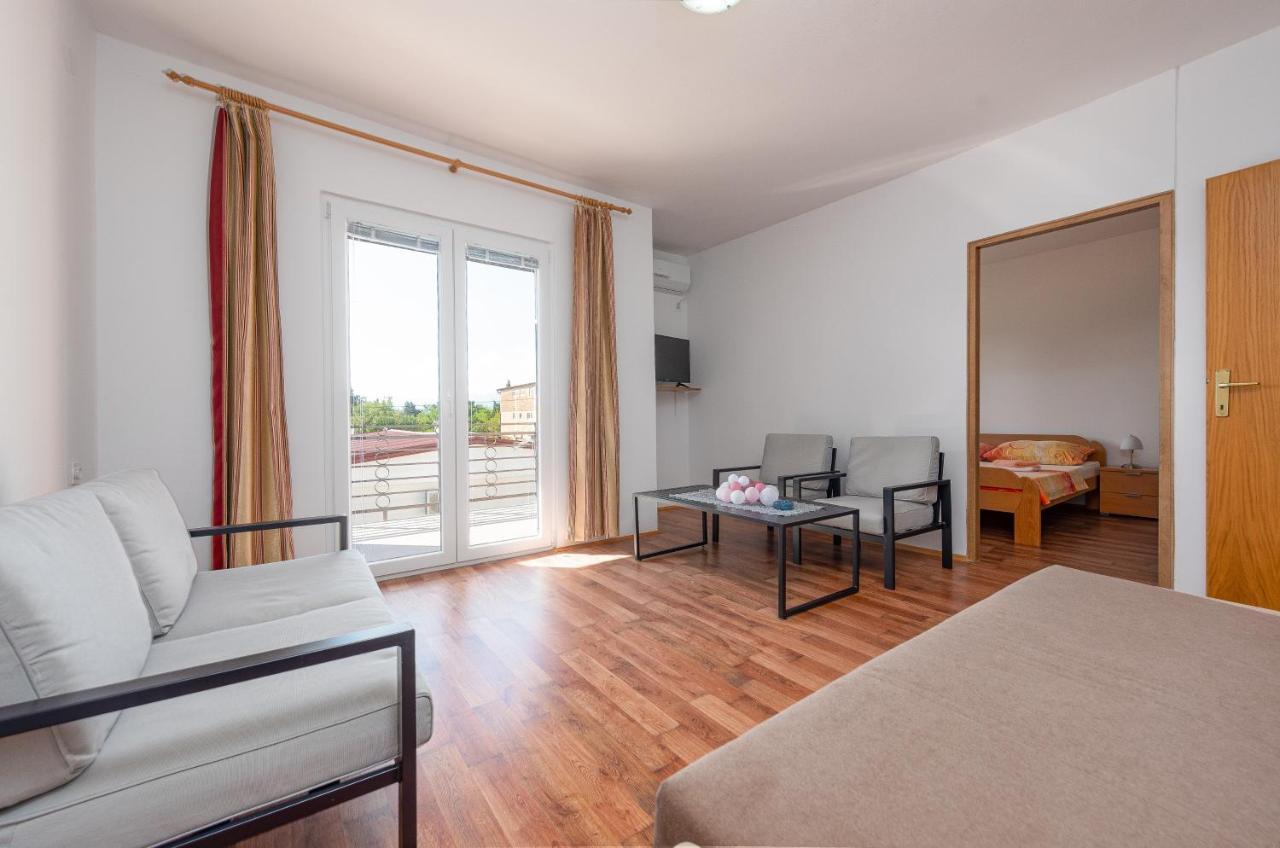 Apartmani Mila Gornji Karin Exterior foto